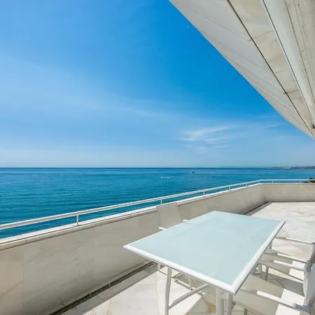 Appartement Centre 3 Bed Apt - Beachfront - Sea Views